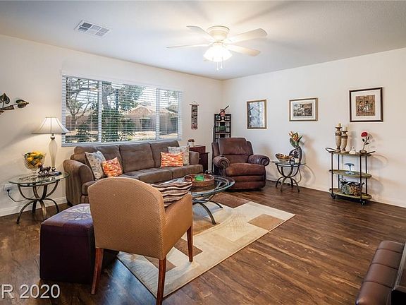 5th image of 657 Greenbriar Townhouse Way