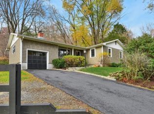 36 Oakridge Rd, North Salem, NY 10560