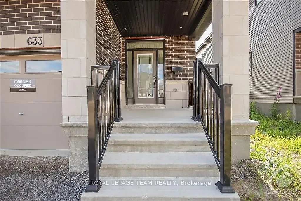 4 bed, $2,850 — Photo 2