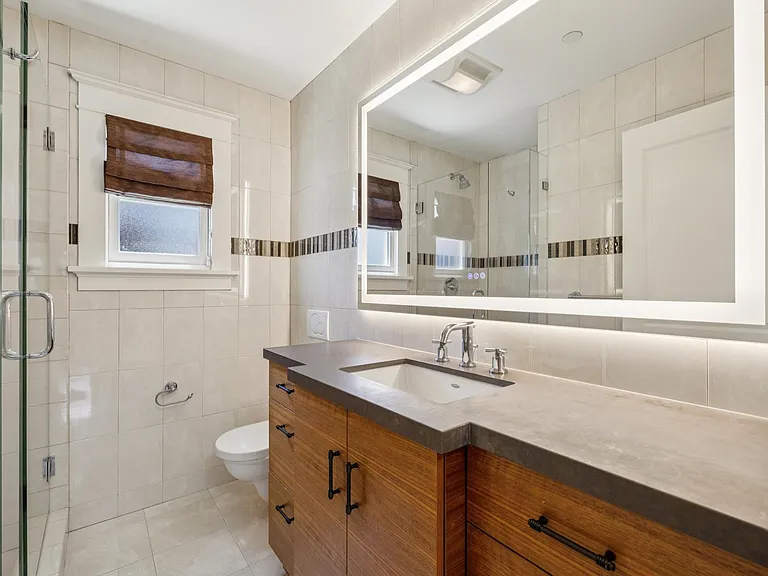 1517 Howard Ave — Photo 44