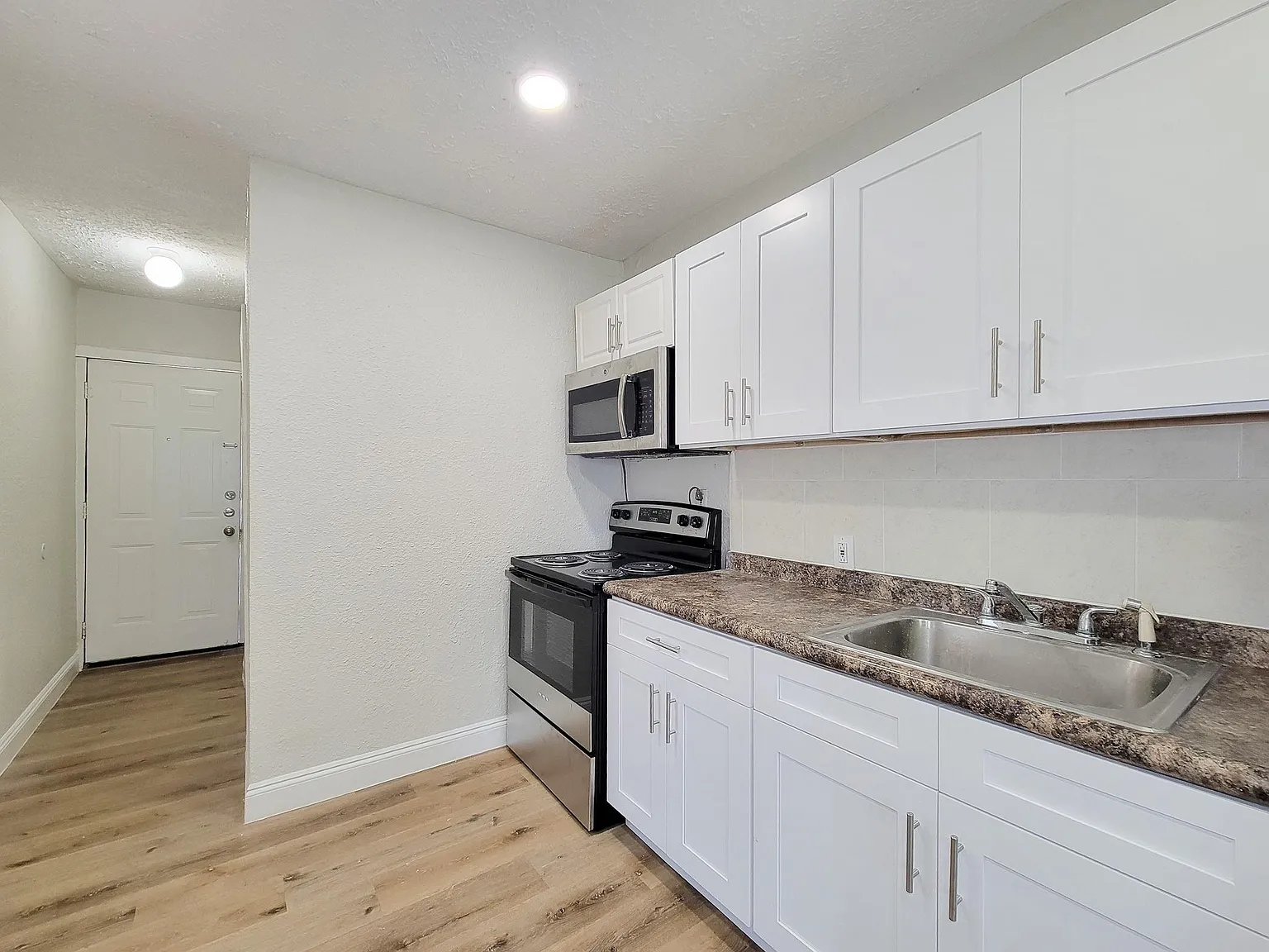 2 bed, 1.0 bath, 850 sqft, $800 — Photo 4