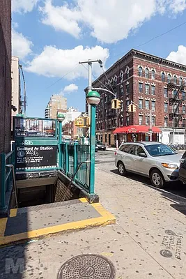 Rented by Mdrn Residential | media 92