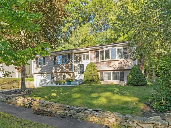 77 Darnell Rd, Worcester, MA 01606