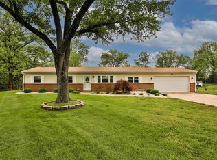 256 Howard Dr, Ballwin, MO 63021