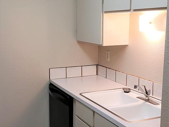3rd image of 3843 Montgomery Blvd NE APT 823