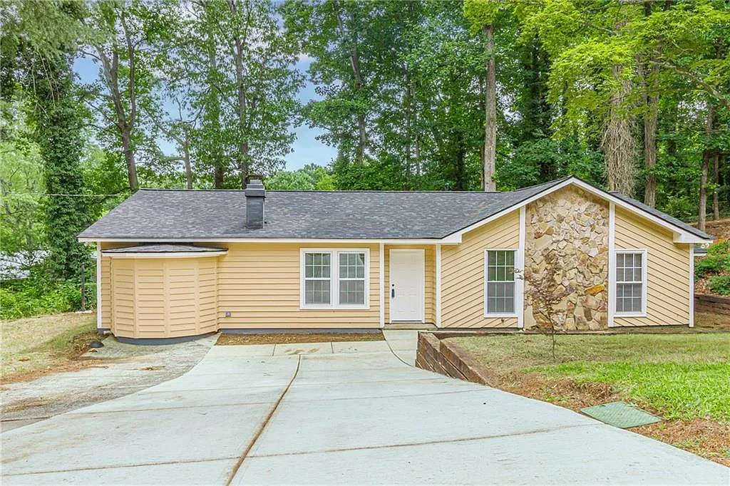 3 bed, 2.0 bath, 1688 sqft, $2,195 — Photo 2