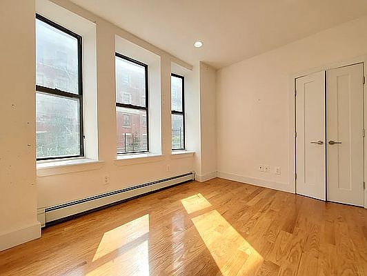 3rd image of 508 Manhattan Ave #2D