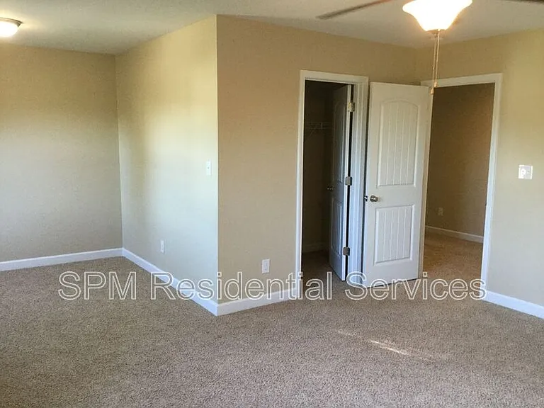 748 Chadwick Shores Dr — Photo 21