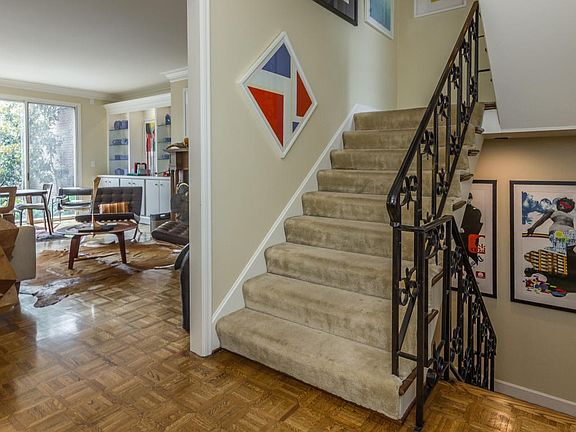 3842 Washington Sq-08