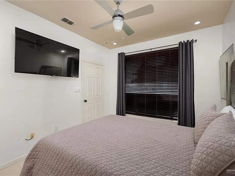 813 Travis St #314 — Photo 10