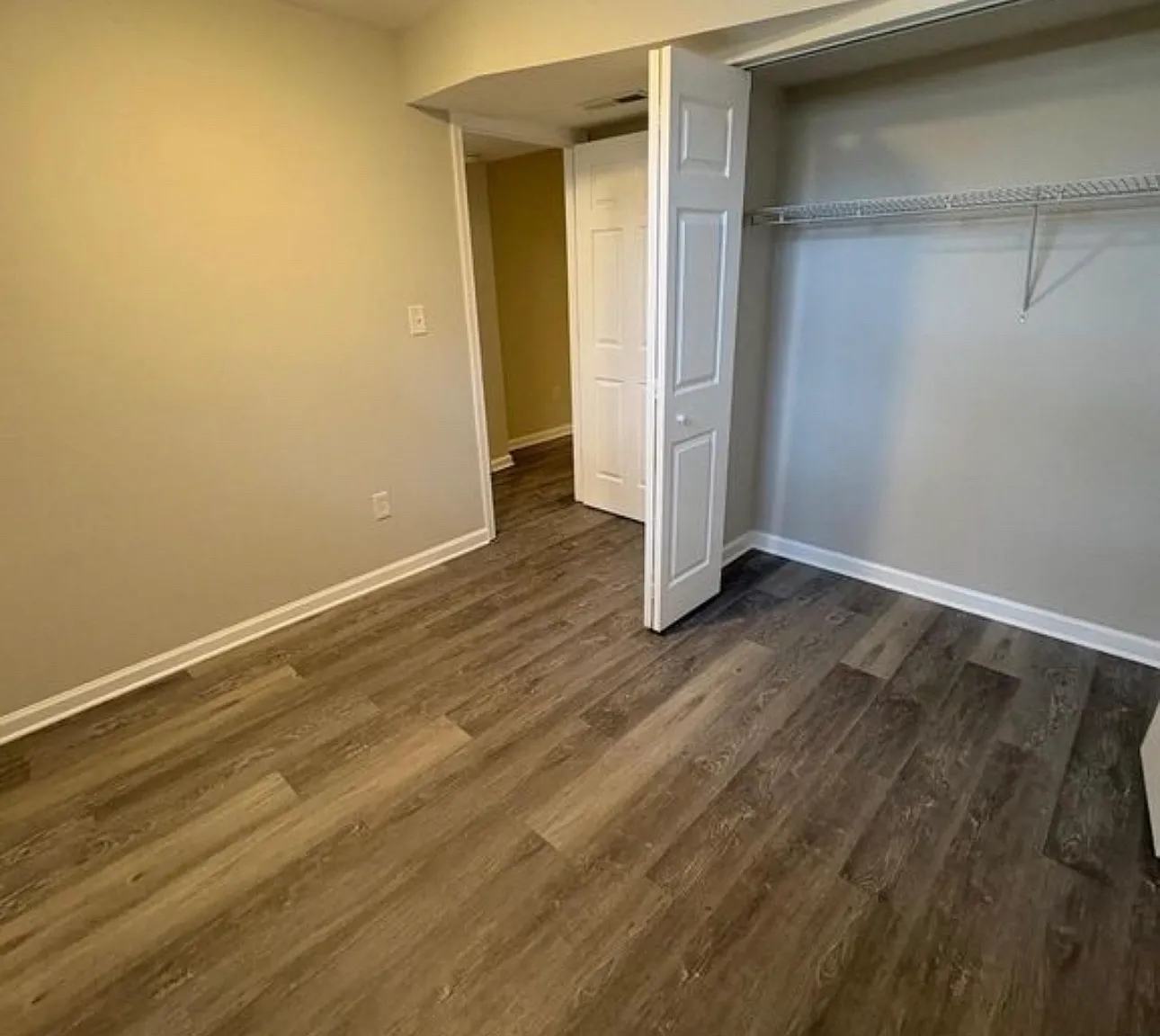 Upper Mills Cir, Catonsville — Photo 4