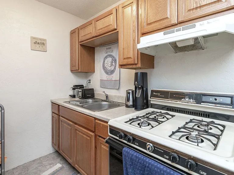 Campus East Apartments: Your Perfect Home Near U of M Twin Cities! — Photo 5