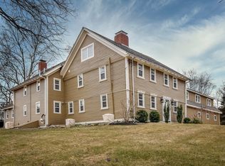 85 Walpole St, Dover, MA 02030