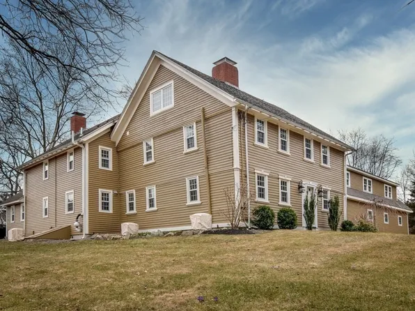 85 Walpole St, Dover, MA 02030