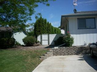 1007 Carriage Square Dr, Grandview, WA
