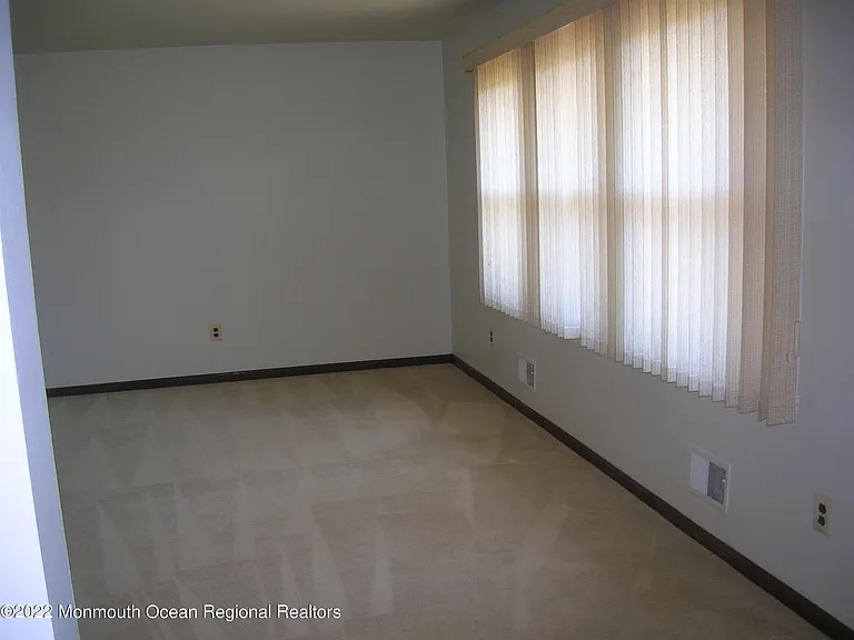 15 Cardinal Ct — Photo 4
