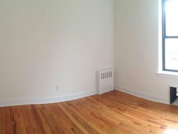 3rd image of 301 E 60th St APT 3A