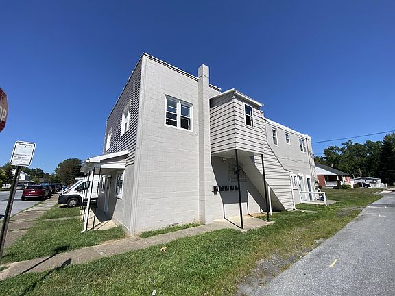 2nd image of 442 Eshelman St APT 4