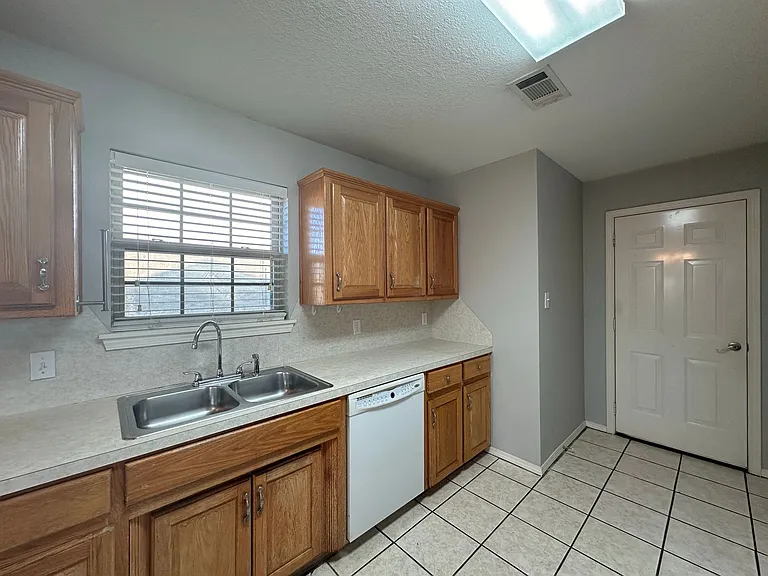 609 Apple Valley Dr — Photo 11