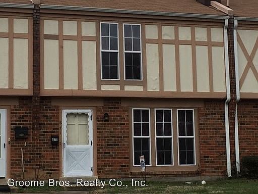 2nd image of 871 Pleasant St