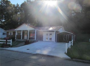 114 Brookhaven Dr, Nitro, WV