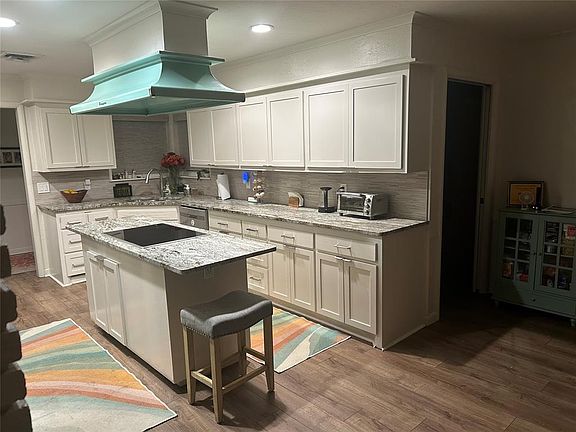 3rd image of 4405 NW 48th St