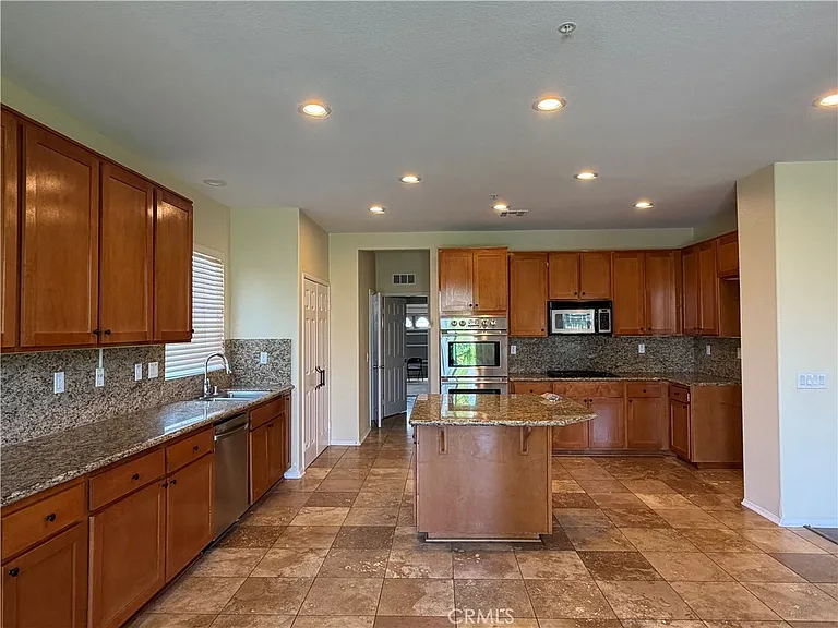 6045 Medinah St — Photo 12