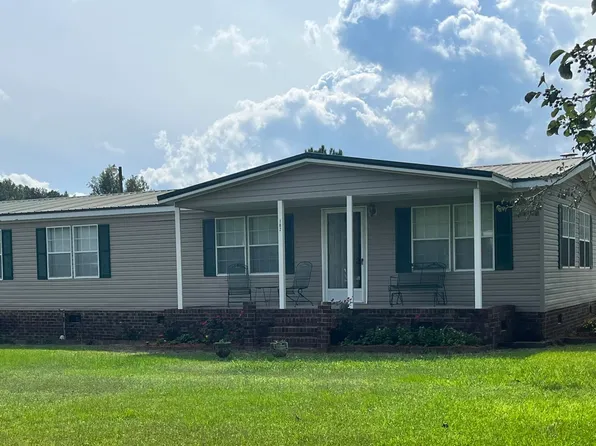 102 Flying Eagle Dr, Snow Hill, NC 28580