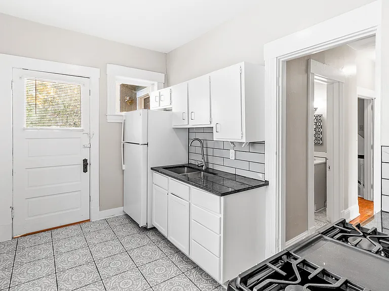 219 S Birchwood Ave #3 — Photo 6