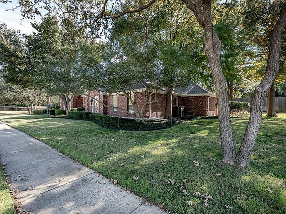 3rd image of 3932 Cross Bend Dr