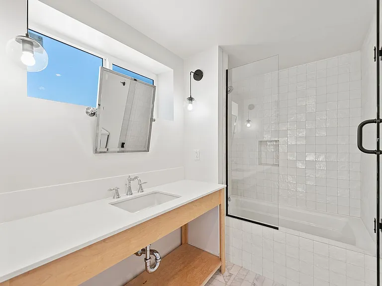 6025 Craner Ave — Photo 22