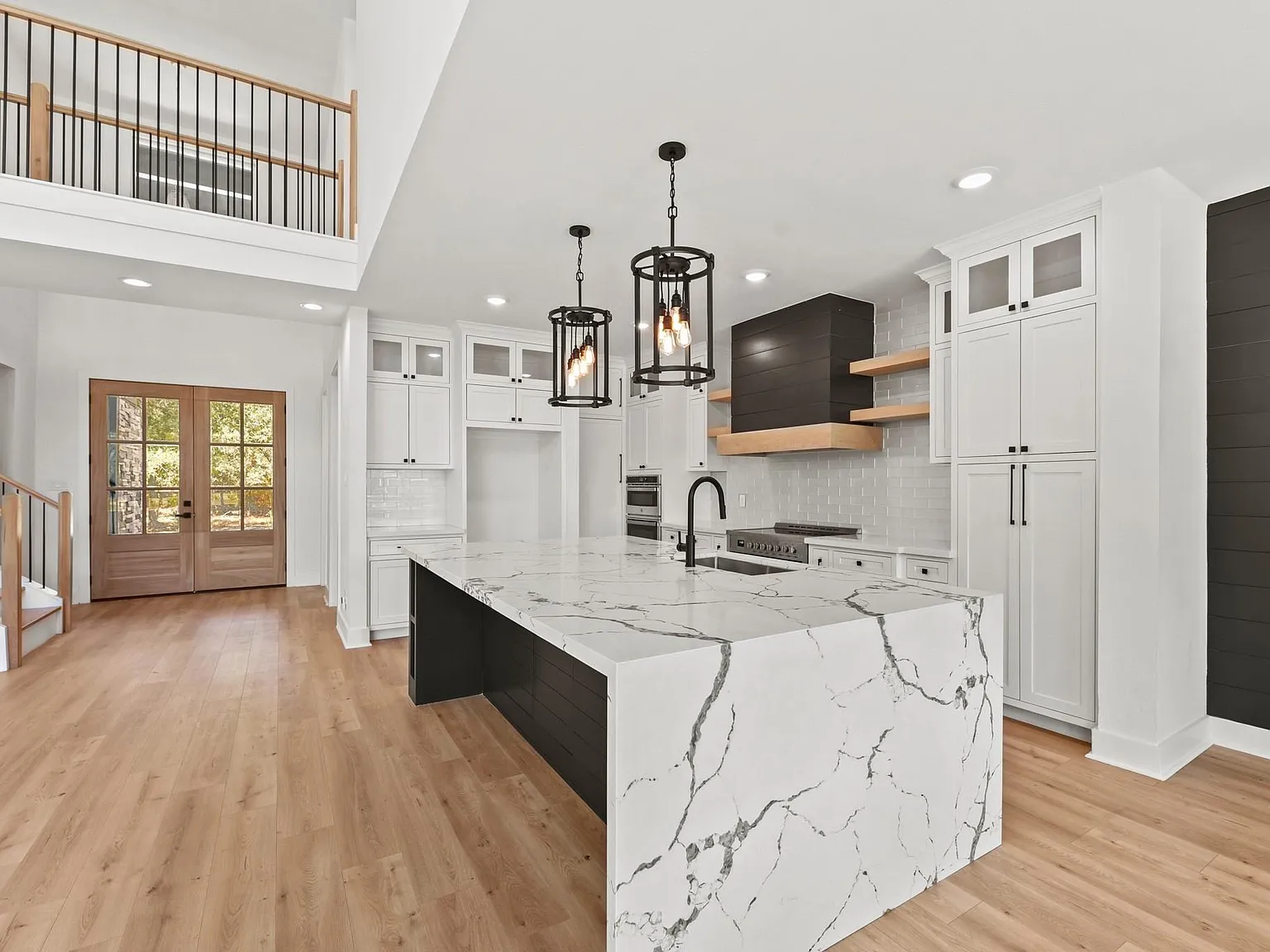 5 bed, 3.5 bath, 3165 sqft, $4,200 — Photo 4