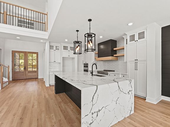 4th image of 17068 Lively Rd