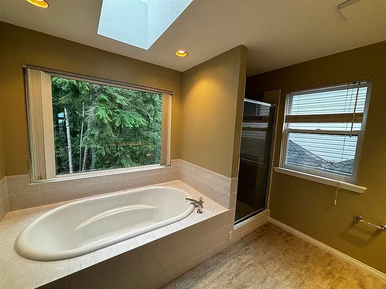1605 Salal Cres — Photo 13
