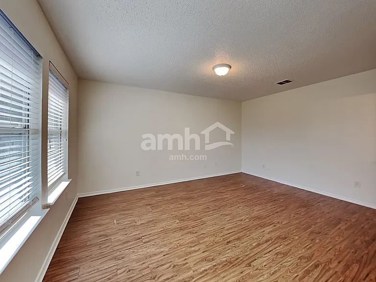 1020 Chelsea Ln — Photo 10