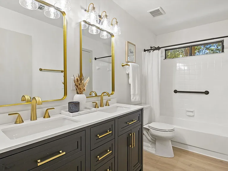 8477 Titus Ln — Photo 13