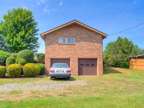 5th image of 4842 Highview Dr