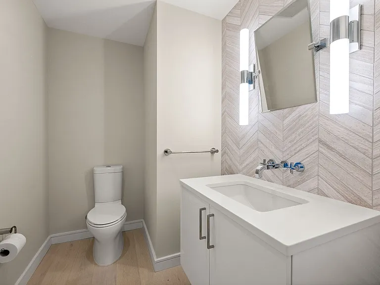 110 Broad St #901 — Photo 10