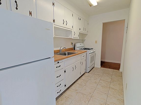 4th image of 1565 Lemoine Ave APT 1J