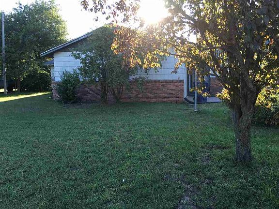 4th image of 807 Westside Villa Dr