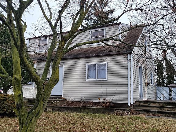 2nd image of 162 Chamberlain Ave