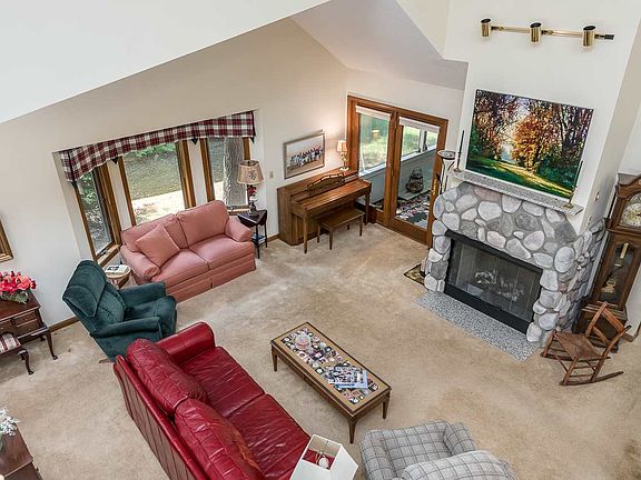 4th image of 612 Shorefront Cir Unit 612