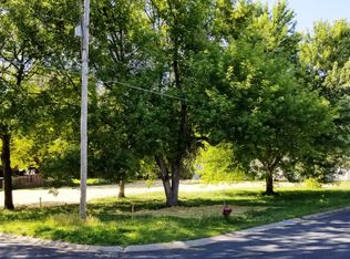 6000 Evergreen Rd, Mound, MN 55364