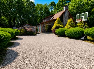 26 Center St, Charlestown, RI 02813