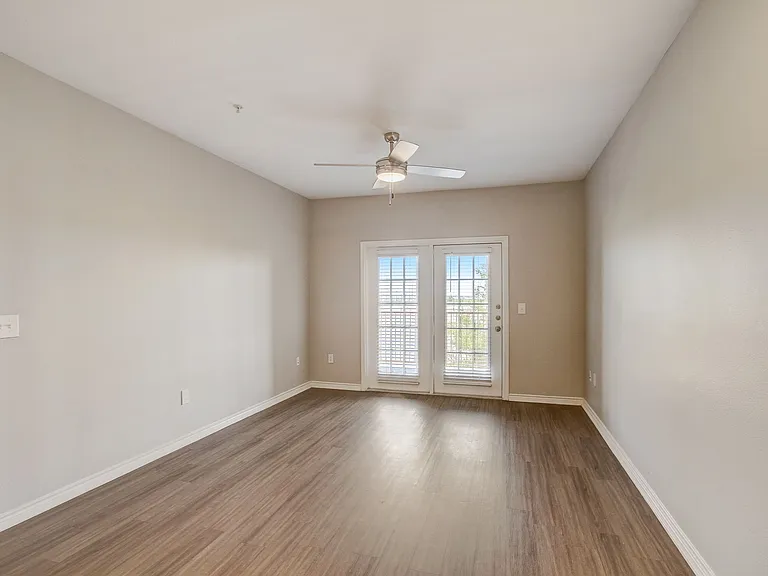 Oasis at Plum Creek Apartments — Photo 40