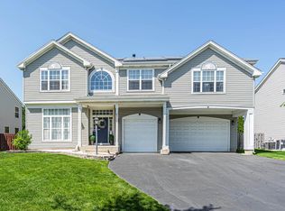 1900 Broadsmore Dr, Algonquin, IL 60102