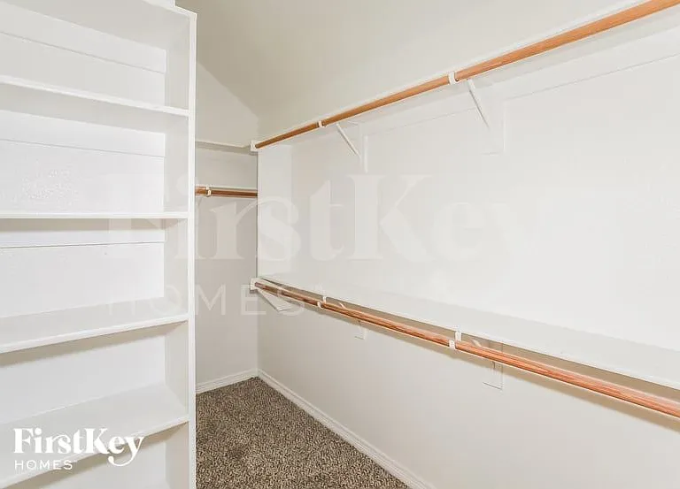 5829 Nathaniel Dr — Photo 10