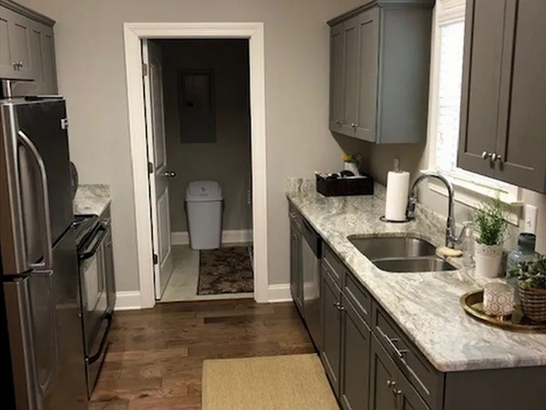 422 Walker Cir — Photo 3