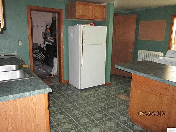 5th image of 923 2nd Ave W