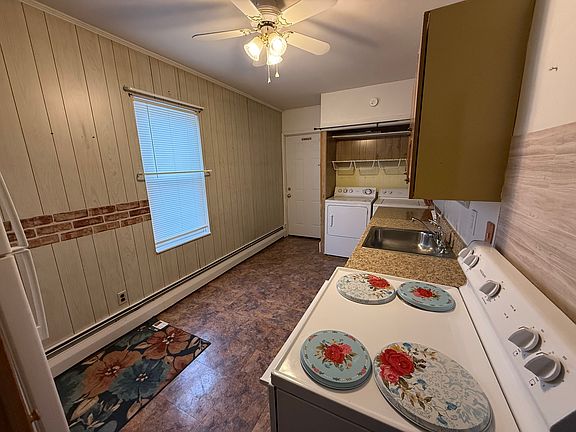 4th image of 821 Iron St #2